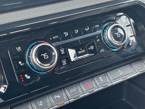 Used 2025 GMC Sierra 2500 AT4 w/ Technology Package image 33