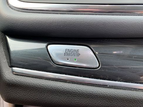 Used 2020 Buick Enclave Essence image 24