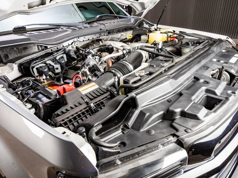 Used 2022 Ford F250 Lariat w/ Black Appearance Package image 41