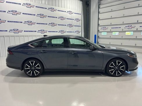Used 2024 Honda Accord Touring image 6