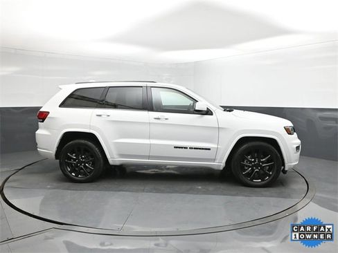 Used 2021 Jeep Grand Cherokee Laredo X image 26
