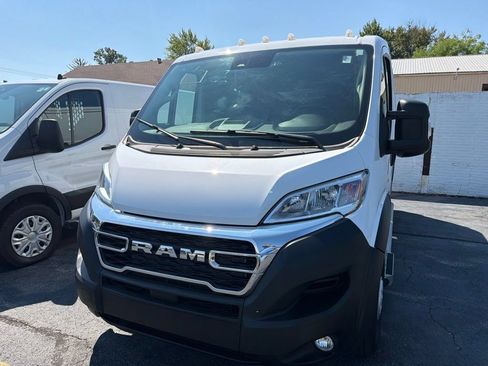 Used 2025 RAM ProMaster 2500 w/ U-Haul Equipment Group FWD image 40