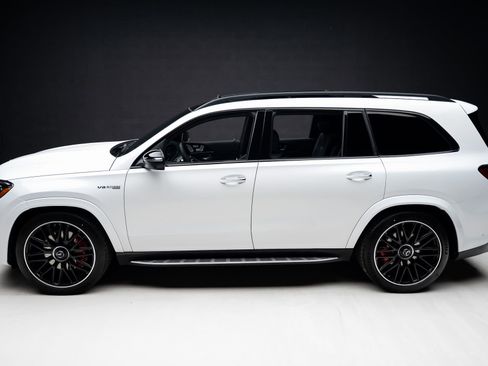 Used 2025 Mercedes-Benz GLS 63 AMG 4MATIC image 18