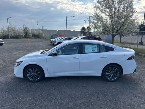New 2026 Nissan Sentra SL w/ Floor Mat Package FWD image 9