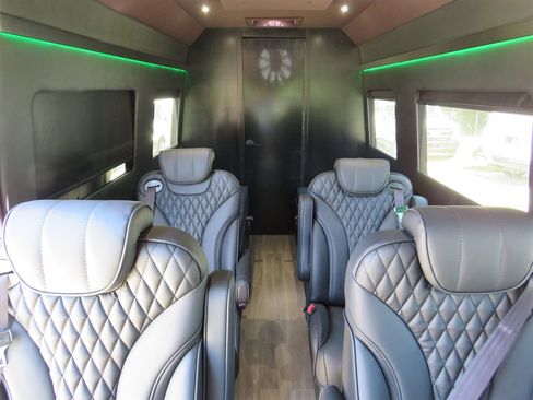 Used 2022 Mercedes-Benz Sprinter 4500 w/ Parking Package image 3