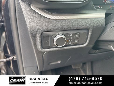 Used 2020 Ford Explorer XLT RWD image 19