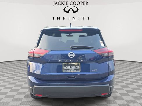 Used 2025 Nissan Rogue SV AWD/4WD image 6