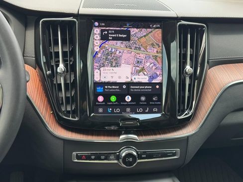 Certified 2023 Volvo XC60 T8 Ultimate w/ Climate Package AWD/4WD image 13