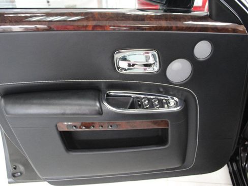 Used 2019 Rolls-Royce Ghost image 11