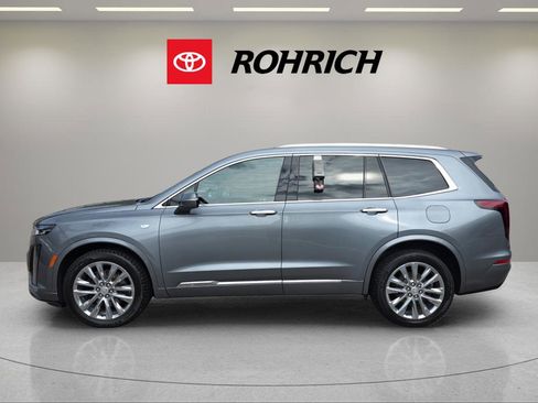 Used 2022 Cadillac XT6 Premium Luxury image 8