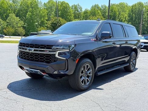 Used 2022 Chevrolet Suburban Z71 w/ Luxury Package AWD/4WD image 8