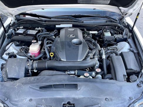 Used 2018 Lexus IS 300 w/ Comfort Package RWD image 10