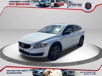Used 2018 Volvo V60 T5 Cross Country w/ Convenience Package 360° Tour