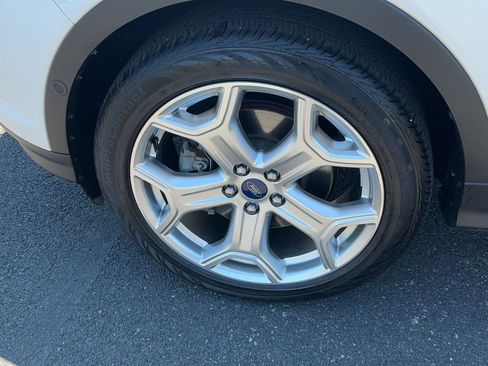 Used 2018 Ford Escape Titanium w/ Ford Safe & Smart Package AWD/4WD image 13