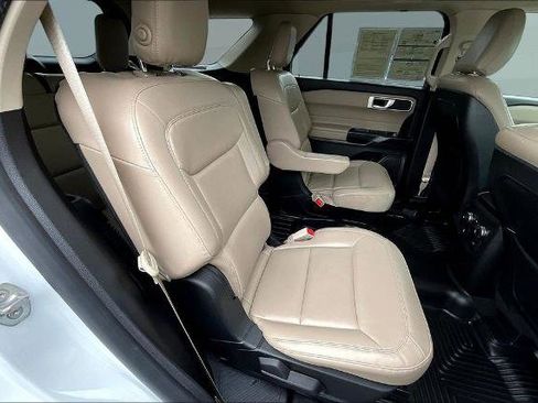 Certified 2020 Ford Explorer XLT w/ Equipment Group 202A image 25