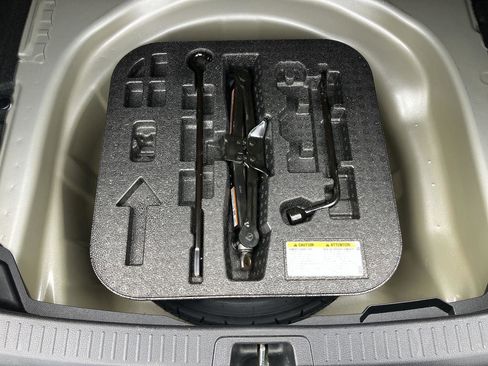 Certified 2024 Toyota Corolla SE image 25