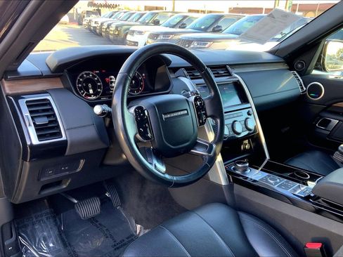 Used 2020 Land Rover Discovery HSE image 17
