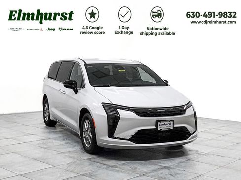 New 2027 Chrysler Pacifica Select FWD image 1