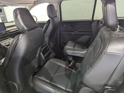 Used 2022 Lincoln Aviator Reserve w/ Elements Package Plus image 9