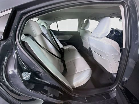 Used 2025 Toyota Camry XLE FWD image 33