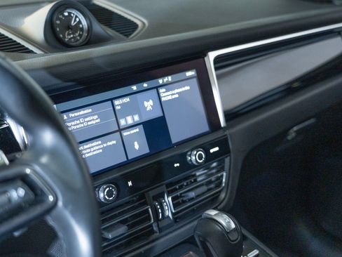 Certified 2023 Porsche Macan AWD/4WD image 20