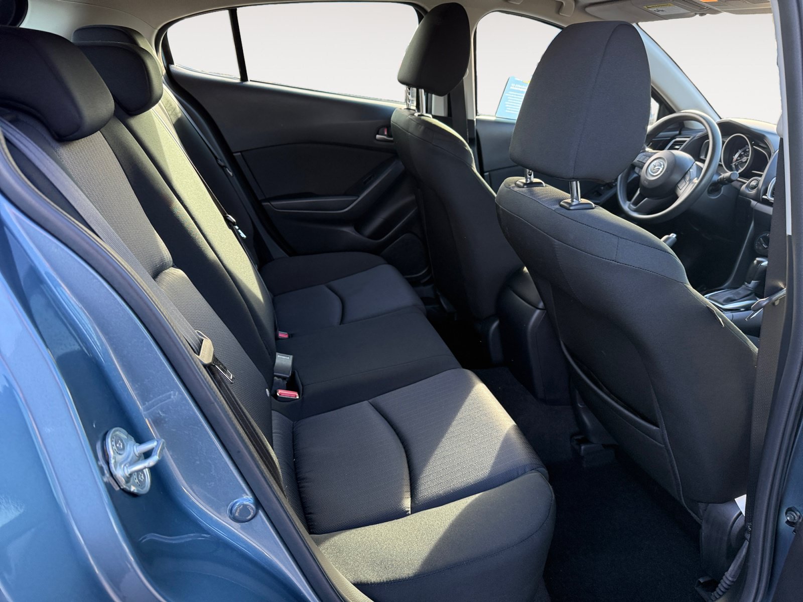 Used 2015 MAZDA MAZDA3 i Sport FWD image 18