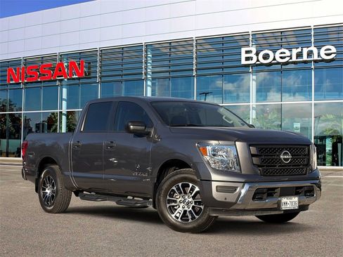 Certified 2024 Nissan Titan SV w/ SV Convenience Package image 1