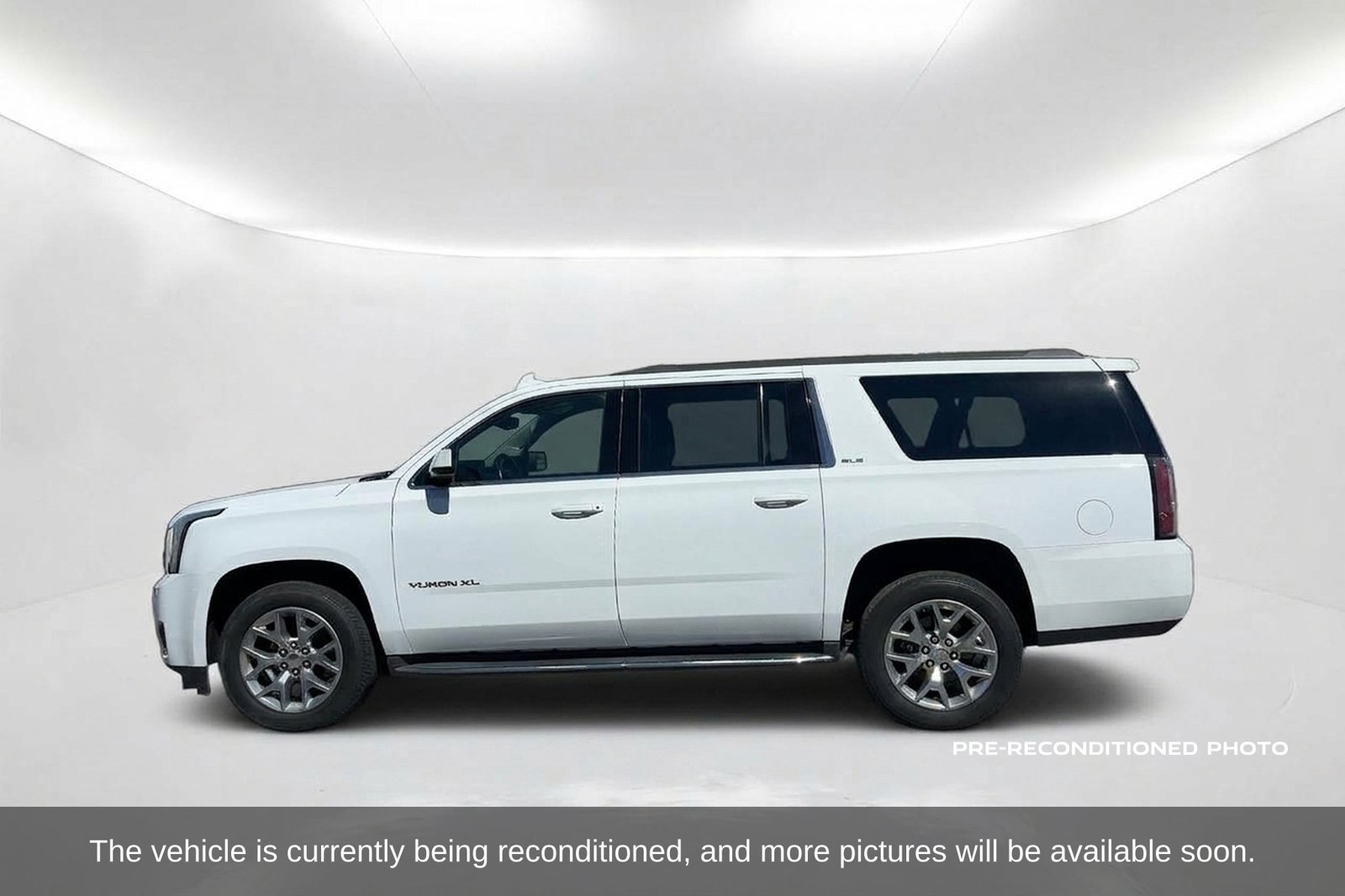 Used 2020 GMC Yukon XL SLE w/ SLE Value Package AWD/4WD image 9