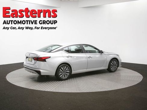 Used 2024 Nissan Altima 2.5 SV image 39