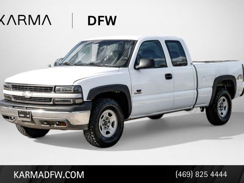 Used 2000 Chevrolet Silverado 1500 4x4 Extended Cab w/ Firm Ride Suspension Pkg image 1