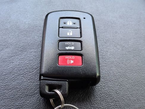 Used 2014 Toyota RAV4 Limited image 30