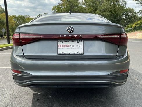 Used 2025 Volkswagen Jetta Sport image 6