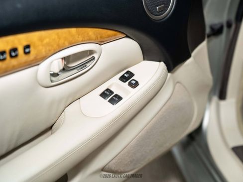 Used 2003 Lexus SC 430 Convertible RWD image 40