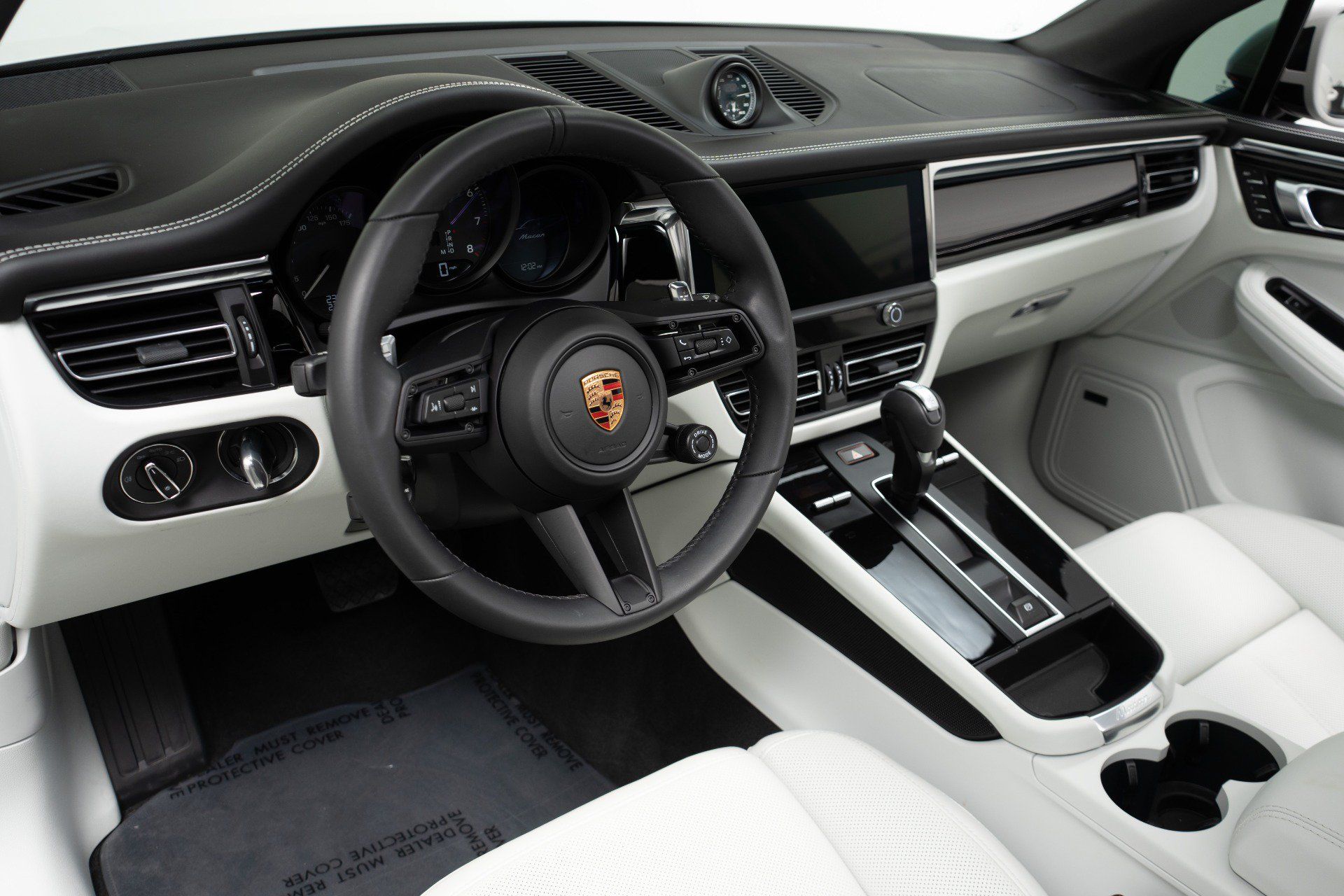 Used 2026 Porsche Macan AWD/4WD image 46