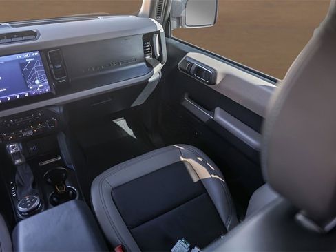 Used 2022 Ford Bronco Wildtrak image 28