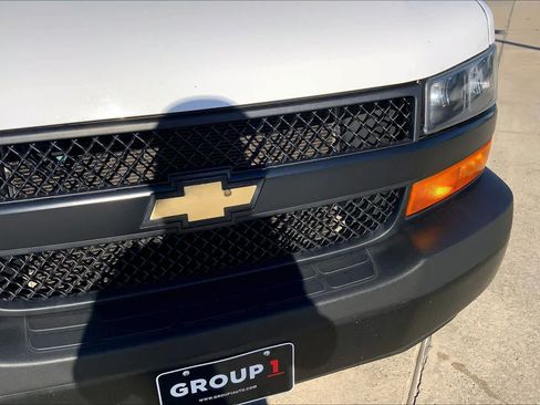 Used 2021 Chevrolet Express 2500 w/ Driver Convenience Package image 24
