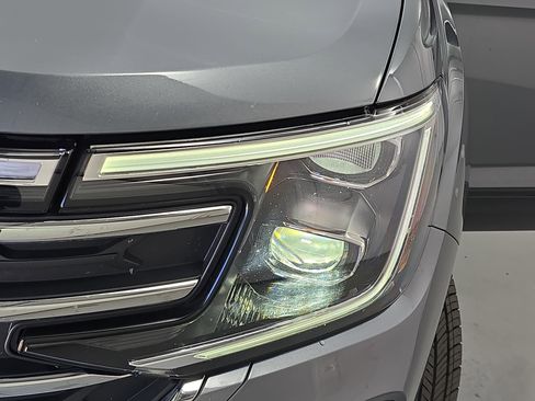 Used 2024 Volkswagen Atlas SE image 31