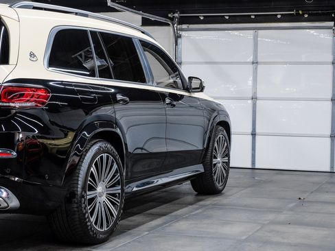 Used 2022 Mercedes-Benz Maybach GLS 600 4MATIC image 16