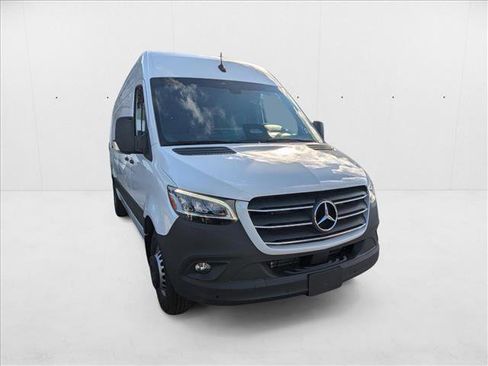 New 2025 Mercedes-Benz Sprinter 4500 image 6