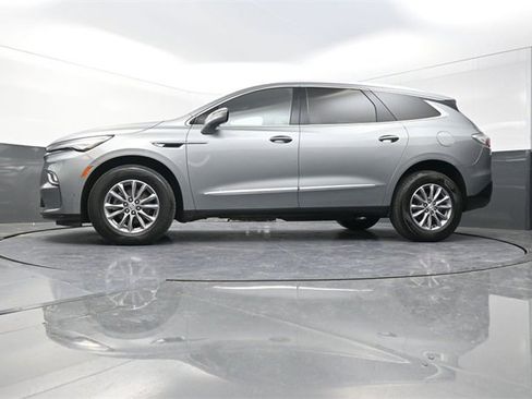 Used 2024 Buick Enclave Premium image 30