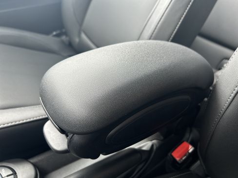 Used 2024 MINI Cooper 2-Door Hardtop FWD image 27