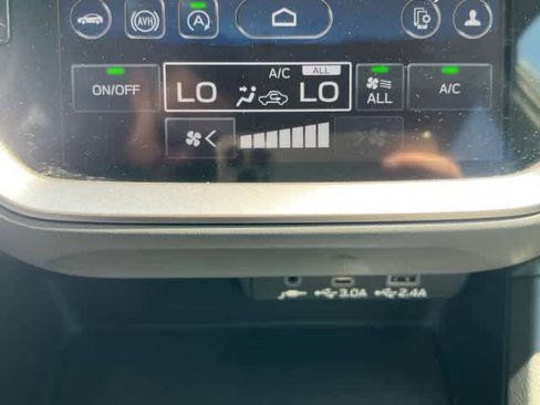 Used 2024 Subaru Crosstrek 2.0i Premium w/ Crosstrek Mirror Package image 31