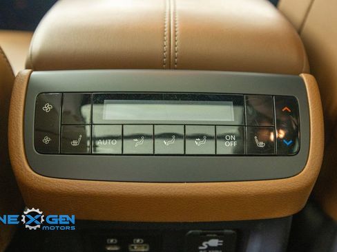 Used 2022 Nissan Pathfinder Platinum AWD/4WD image 31