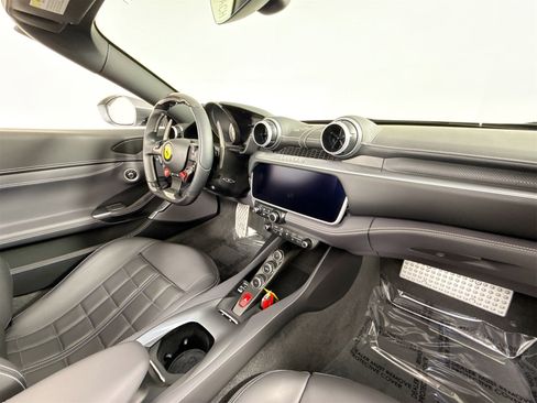 Certified 2020 Ferrari Portofino image 26