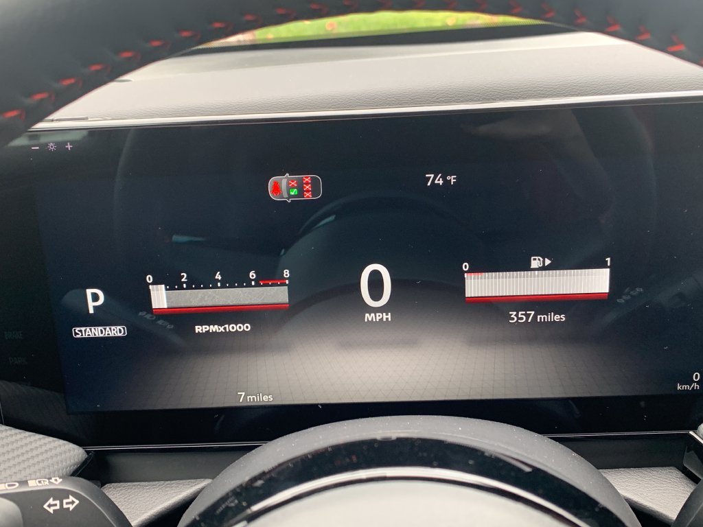 New 2027 Nissan Kicks SR w/ SR Premium Package FWD image 7