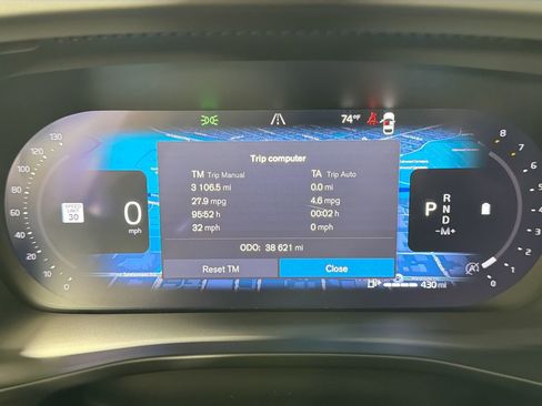 Used 2024 Volvo XC40 B5 Plus w/ Protection Package Premier AWD/4WD image 11