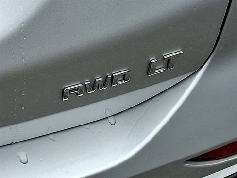 Used 2021 Chevrolet Equinox LT image 27