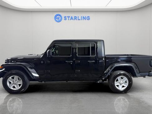 Used 2022 Jeep Gladiator Sport image 3