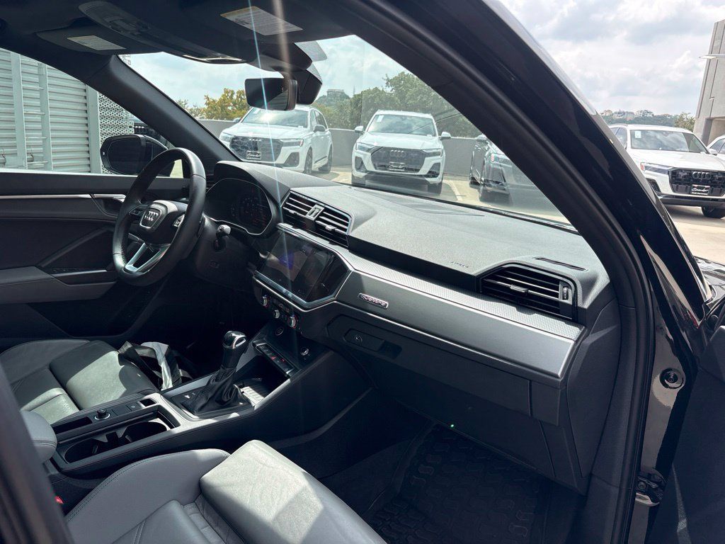 Used 2024 Audi Q3 2.0T Premium w/ Convenience Package AWD/4WD image 18