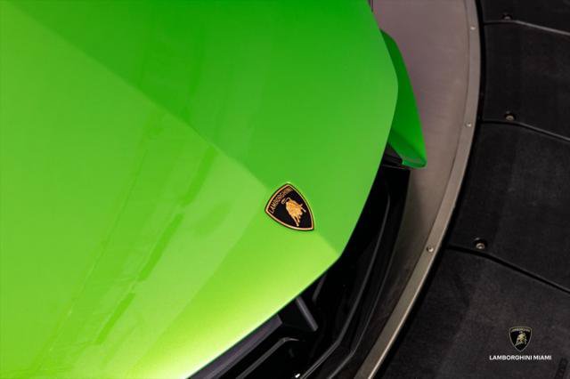 Used 2024 Lamborghini Revuelto AWD/4WD image 5